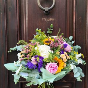 RAMO DE PEONIAS Y FLOR VARIADA